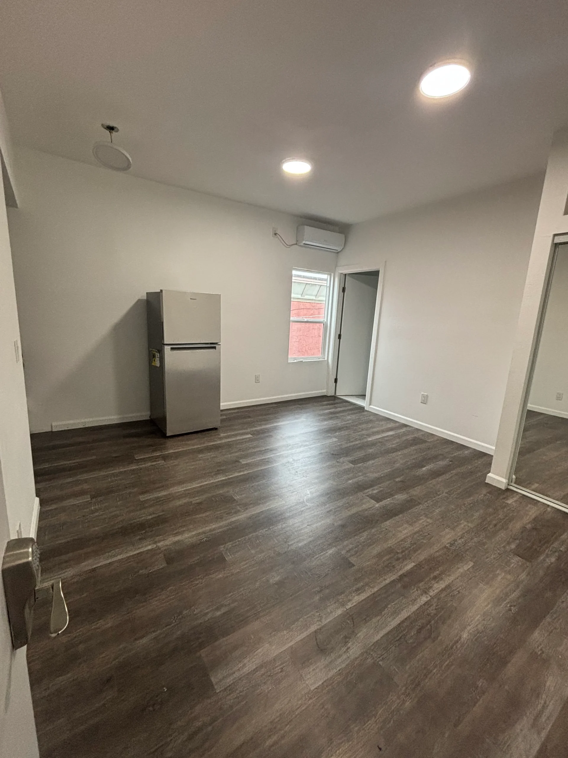 2704-Vermont-unit-4-Studio.webp